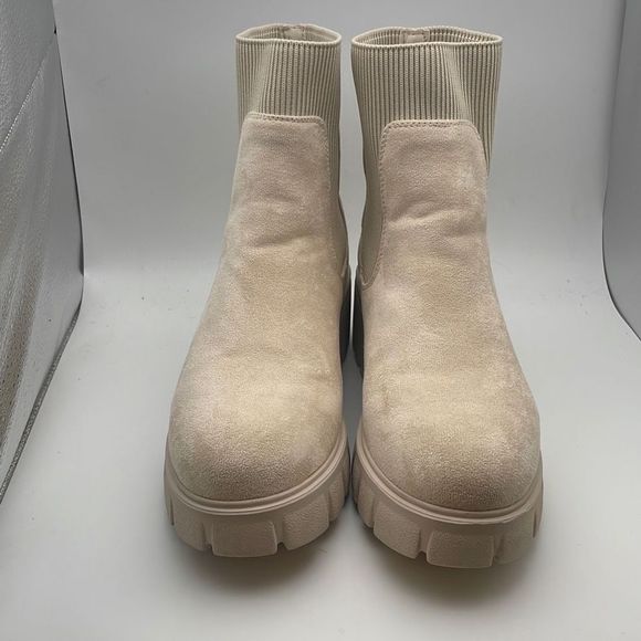 CUSHIONAIRE Women's slip on chelsea boot +Memory Foam SIZE 7 Wide - Picture 2 of 9